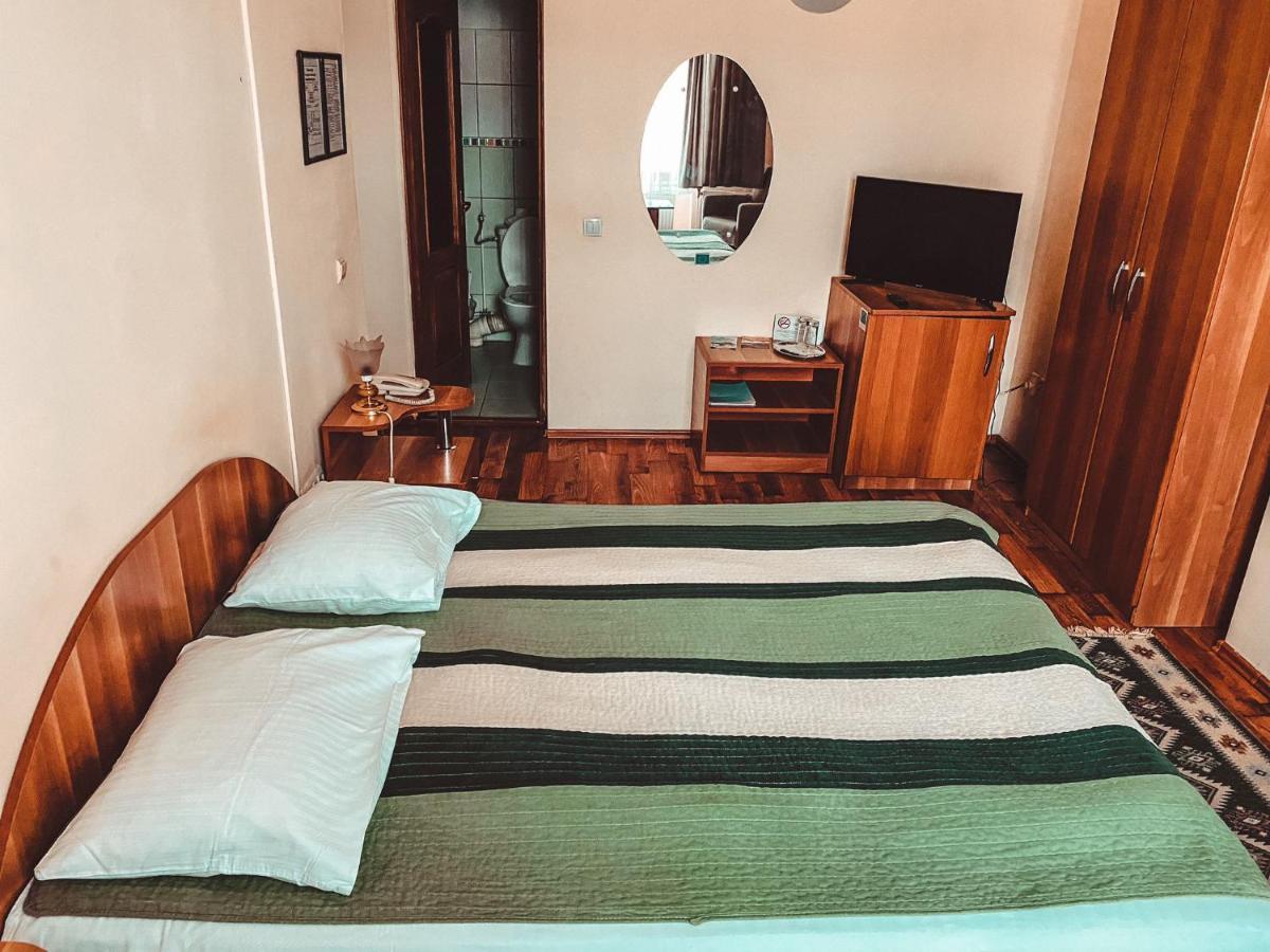 Hôtel Vila Royal à Sighetu Marmaţiei Extérieur photo