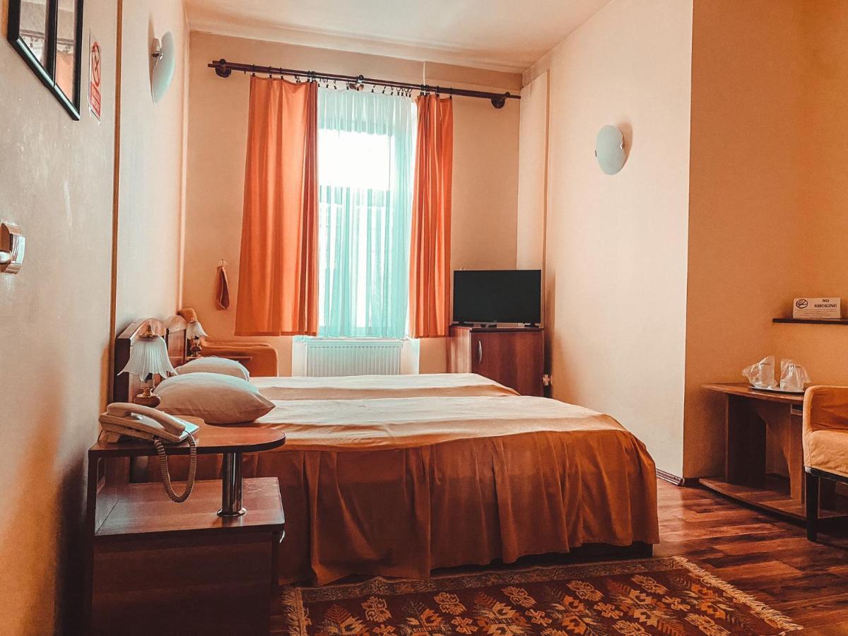 Hôtel Vila Royal à Sighetu Marmaţiei Extérieur photo