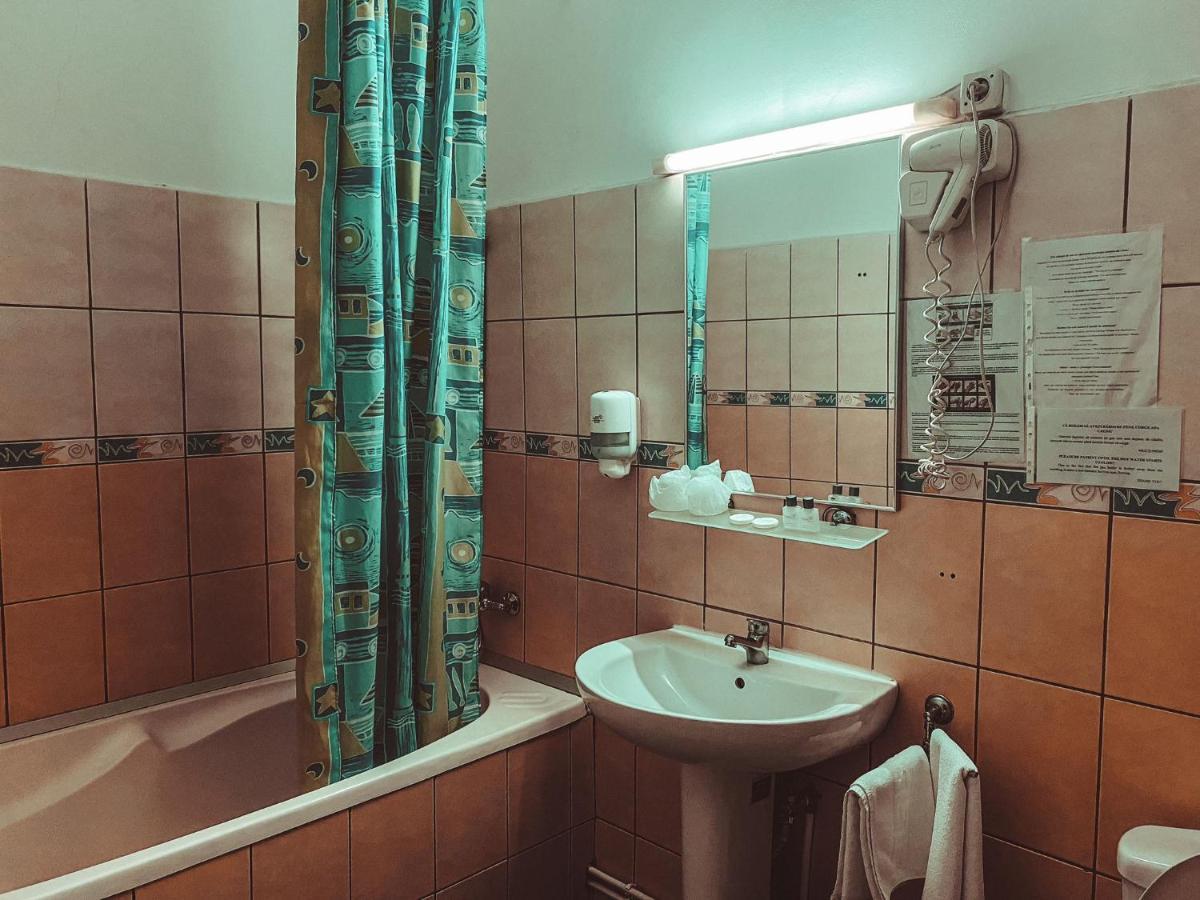 Hôtel Vila Royal à Sighetu Marmaţiei Extérieur photo